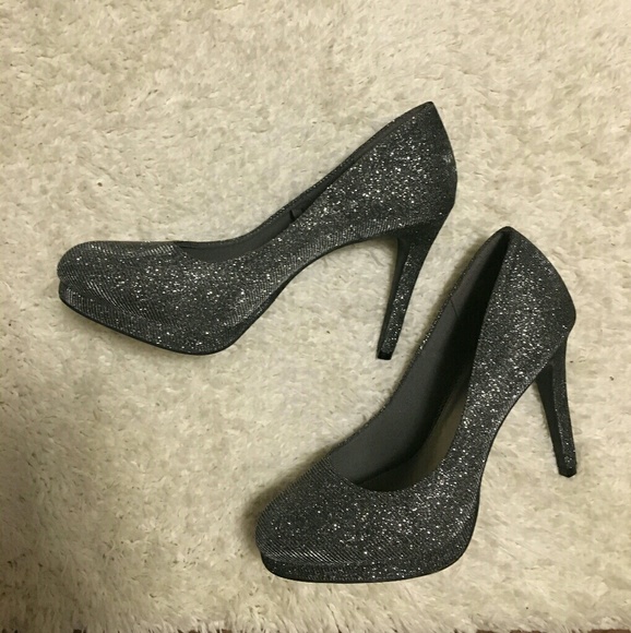 High heels - Picture 3 of 3